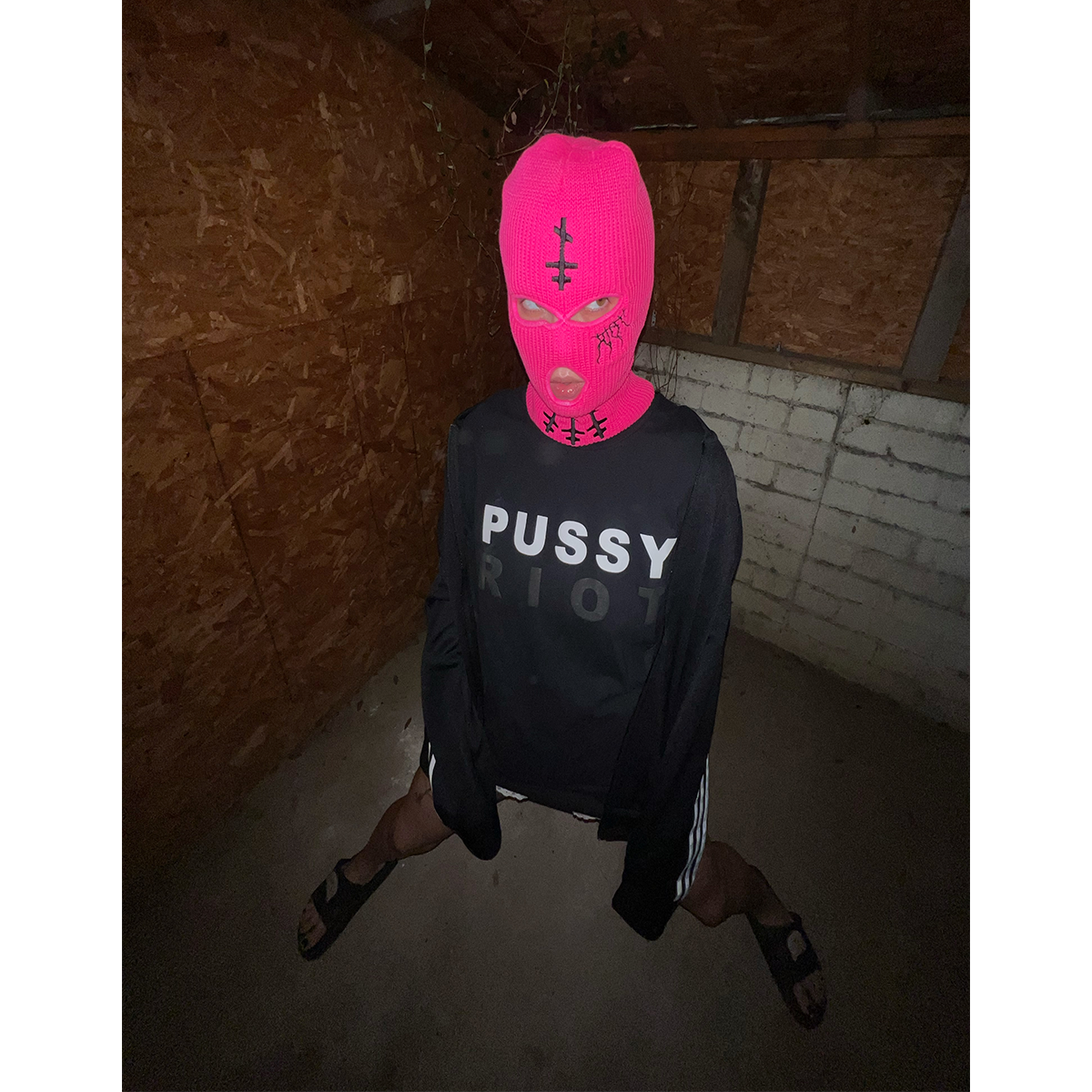 PUSSY TEE